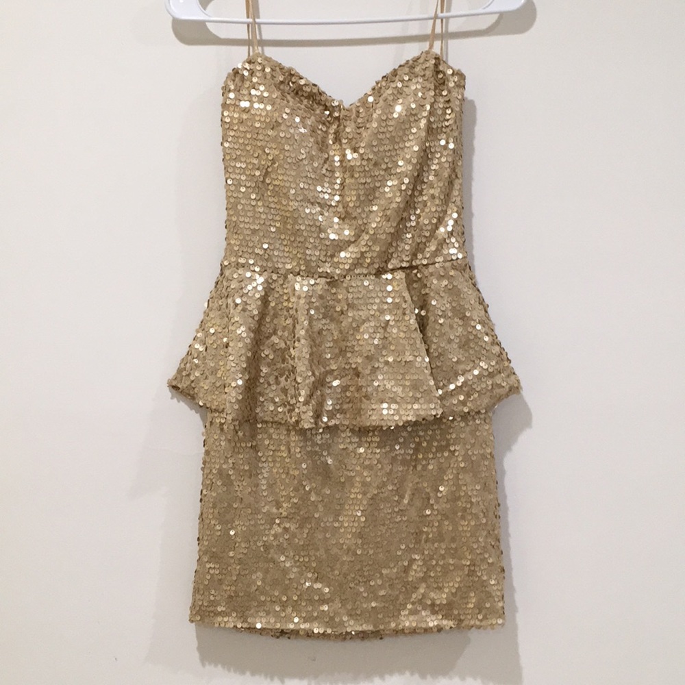 NWT gold sequined peplum cocktail dress Small
